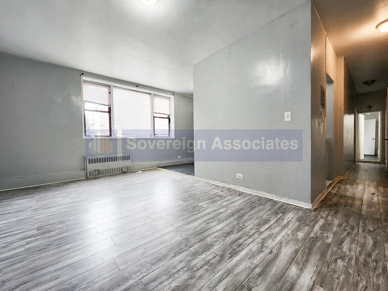 Primary Photo - 210 W 251st St