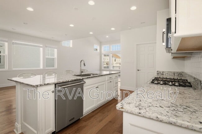 Building Photo - 5025 Rivermere Ln