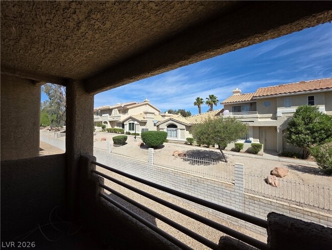 Building Photo - 2200 Highpointe Dr