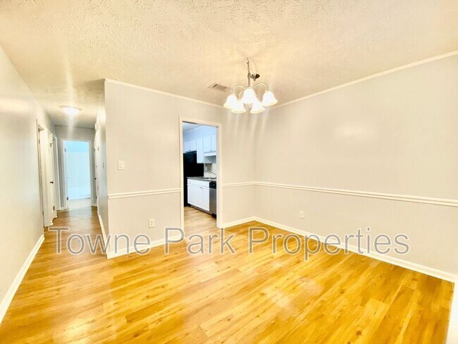 Building Photo - 3309 McDonald St