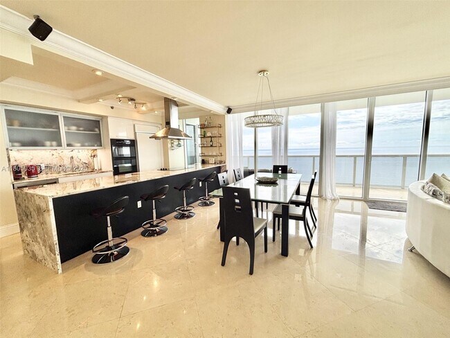 Building Photo - 1830 S Ocean Dr