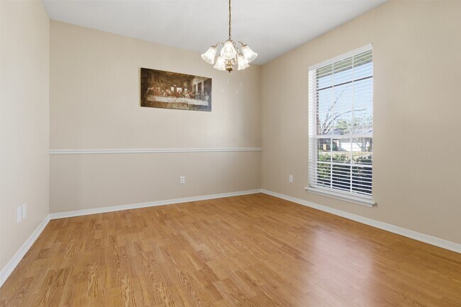 Building Photo - 2310 Droxford Dr