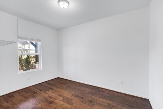 Building Photo - 108 Greenthread Dr