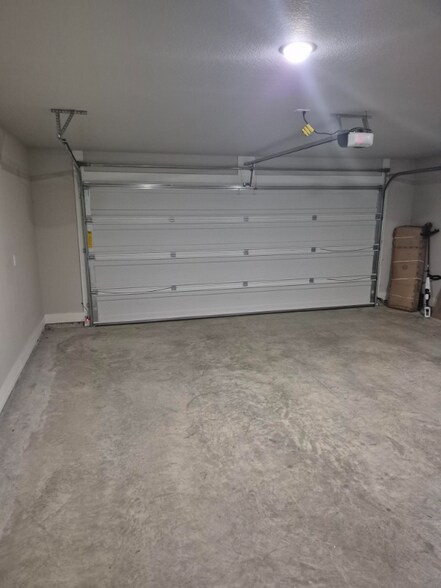 Building Photo - 3909 Bryan Rd