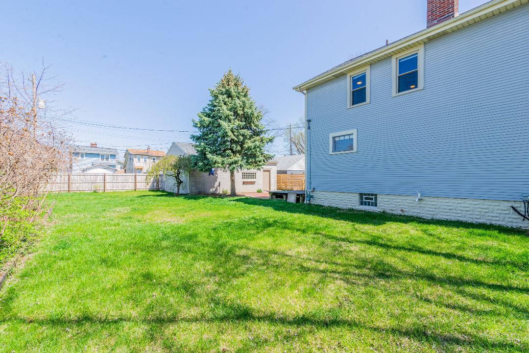 Building Photo - 732 E Mithoff St