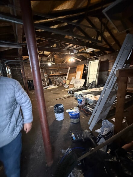 Building Photo - 433 Highland Ave