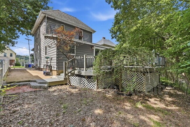 Building Photo - 507 Cherry St