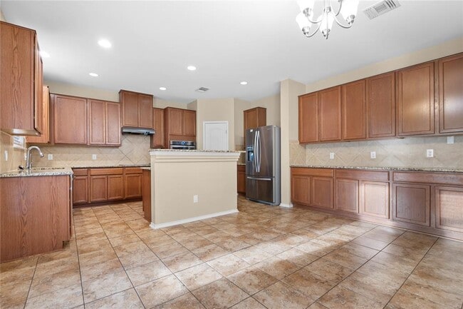 Building Photo - 14308 Lake Victor Dr