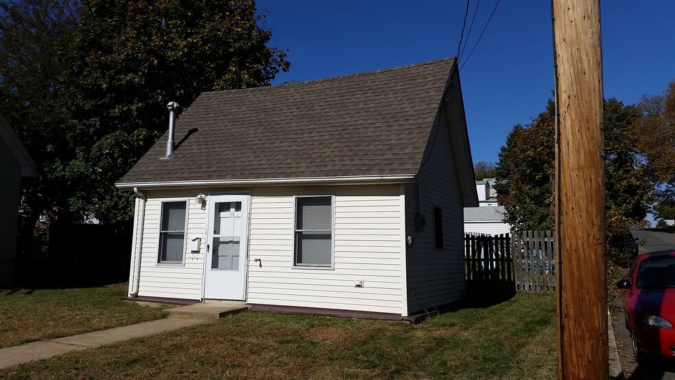 Primary Photo - 19 Douglas St