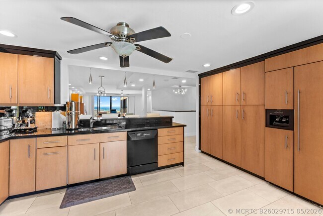 Building Photo - 2155 S Ocean Blvd