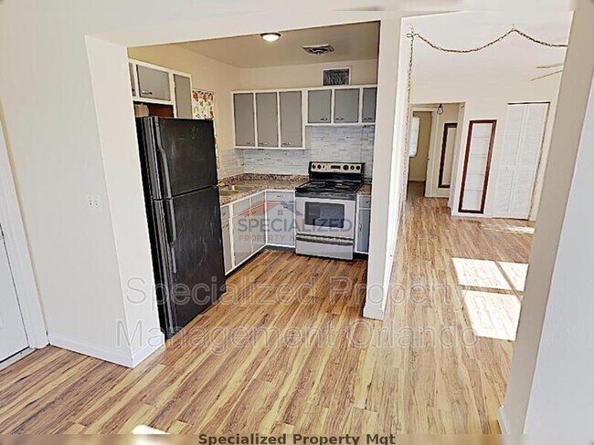 Building Photo - 2260 W Dana Dr