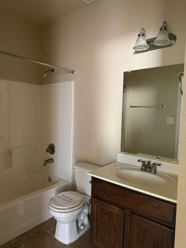 Building Photo - Cozy three-bedroom two bath at a great location! 10429 Silvercloud Drive, El Paso, Texas 79924