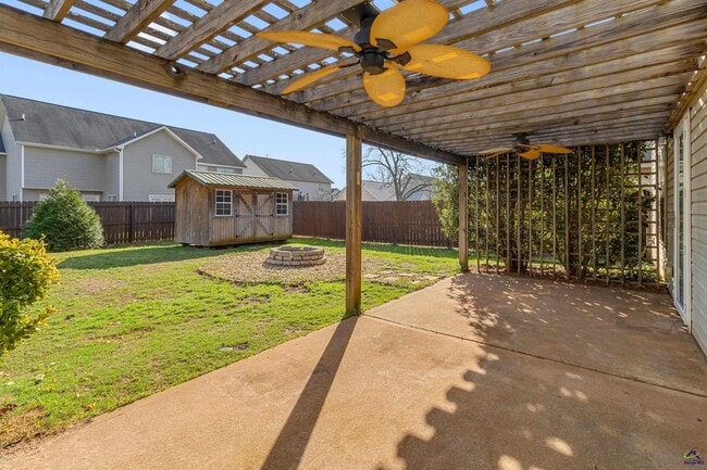 Building Photo - 100 Stoney Creek Dr