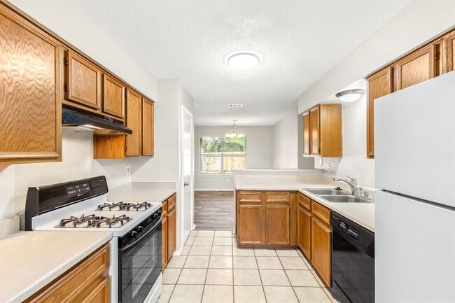 Building Photo - 12900 Garfield Ln