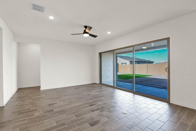 Building Photo - 3130 E Flintlock Dr