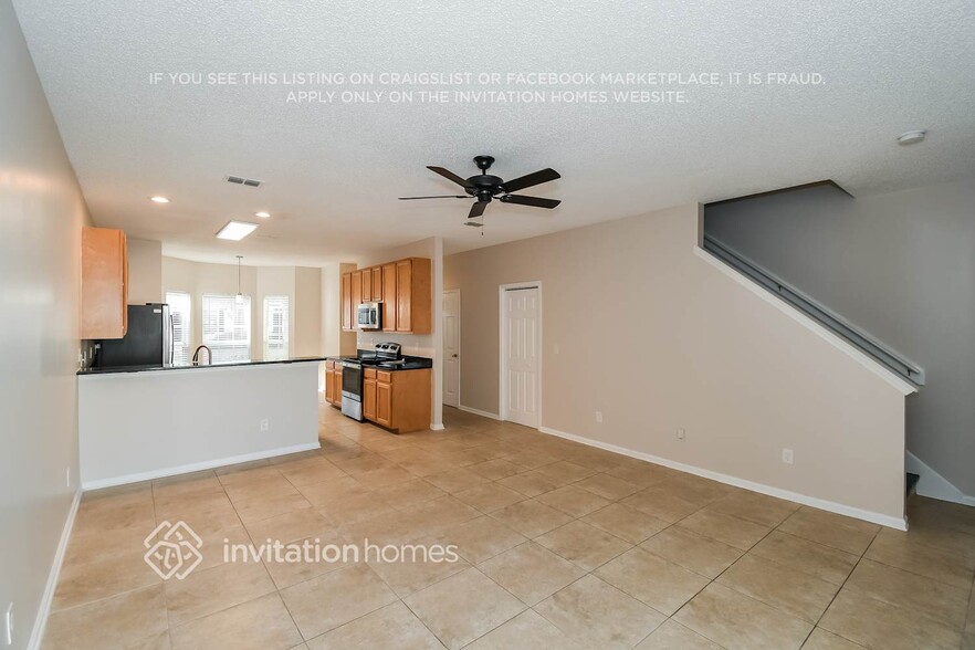 Building Photo - 325 Pecan Grove Dr