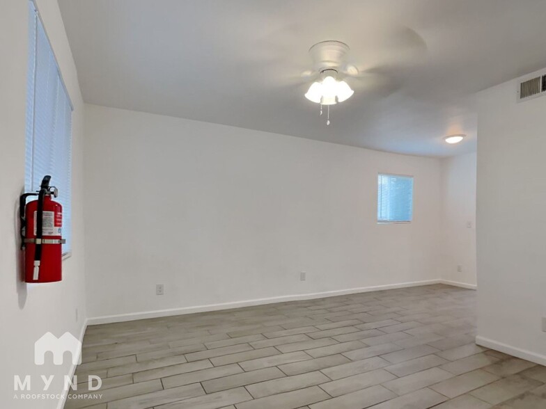 Building Photo - 6649 W Ocotillo Rd