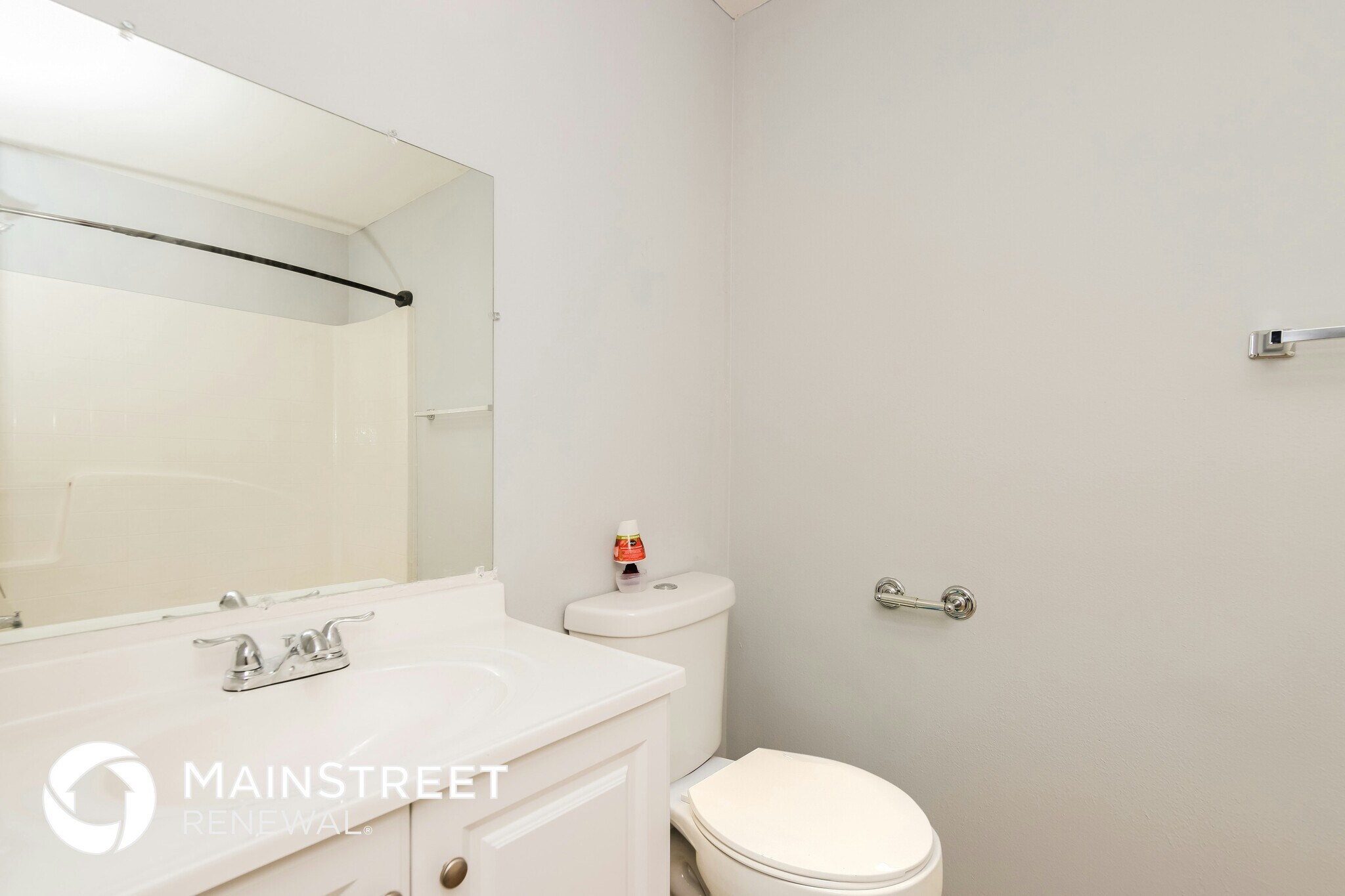 Building Photo - 3042 Tazewell Ave SE