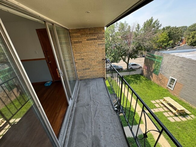 Building Photo - 3014 W 59th St
