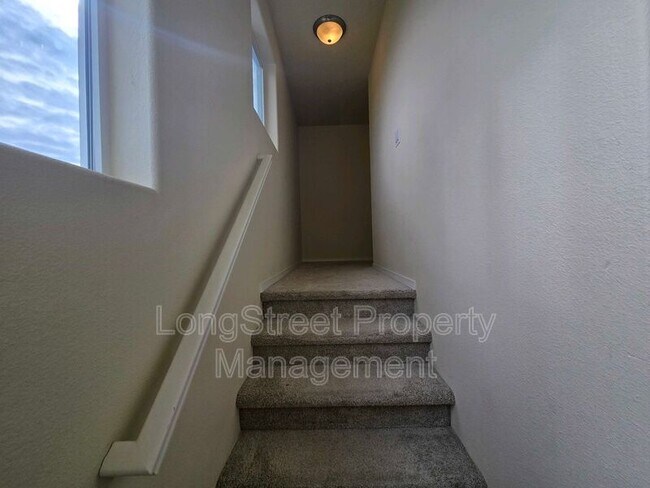 Building Photo - 4437 Creel Ave