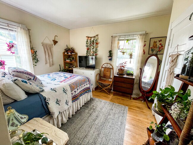 Bedroom 2 - 415 Highland St