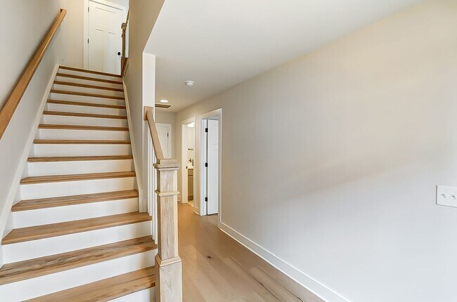 Building Photo - (Coming Soon) TOWNHOME W/ ROOFTOP TERRACE @ 5West Terraces!