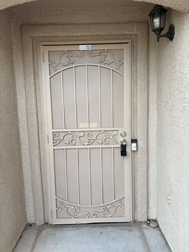 Building Photo - 6952 S Goshawk Dr
