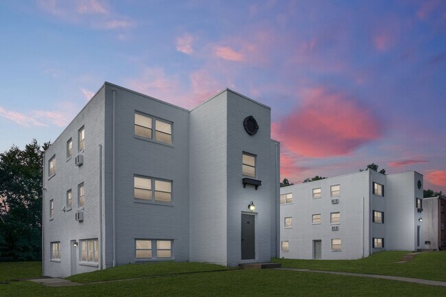 Building Photo - $500 move in credit!!  1 Bed/1 Bath Apt in Lansdale - Walk to Regional Rail & Shopping / Dining