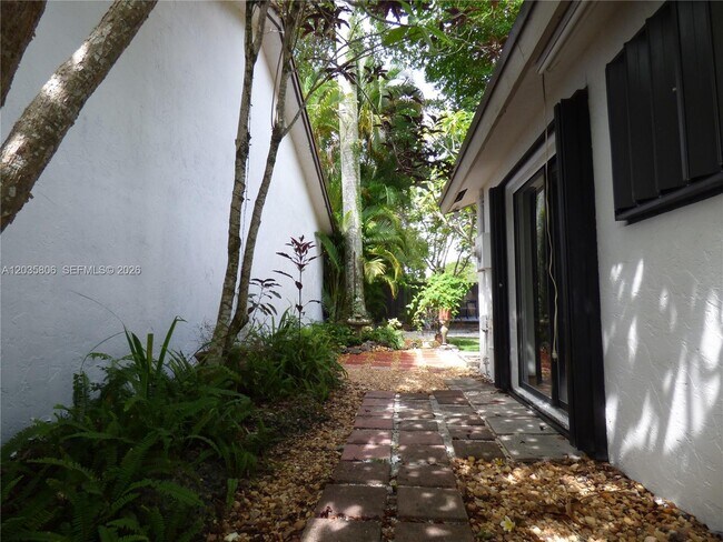 Building Photo - 10857 SW 132nd Cir Ct