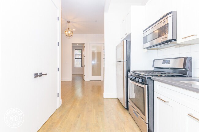 Building Photo - 1582 Prospect Pl