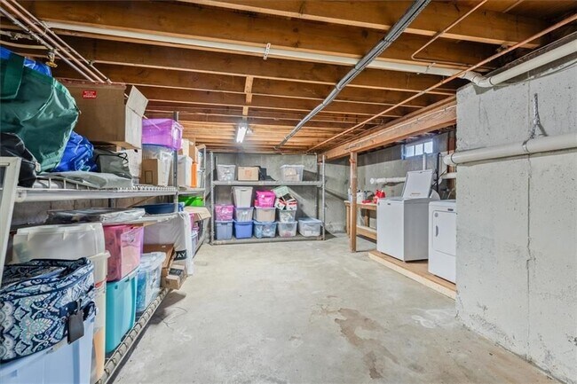 Building Photo - 98 Hargraves Dr