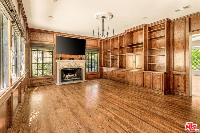 Building Photo - 353 N Gunston Dr