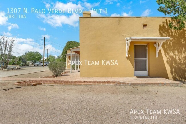 Building Photo - $1125- Lovely 2 Bed / 1 Bath Unit Availabl...