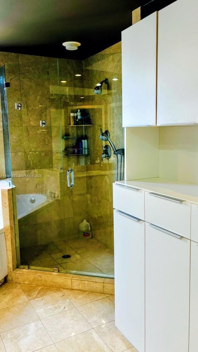 Building Photo - 848 Brickell Key Dr