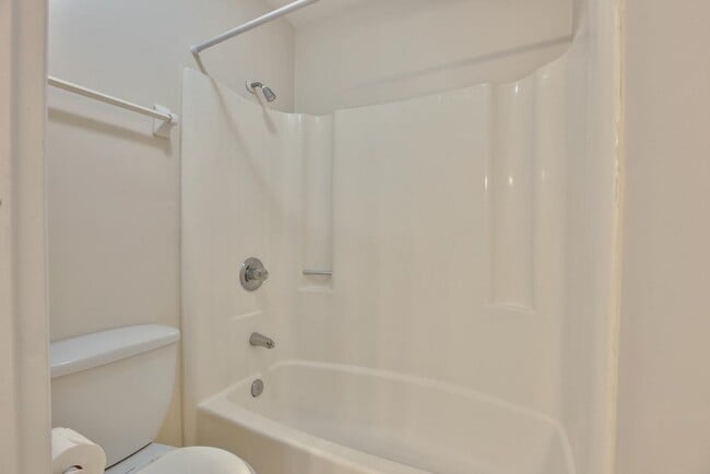 Building Photo - 2913 Woodrich Dr