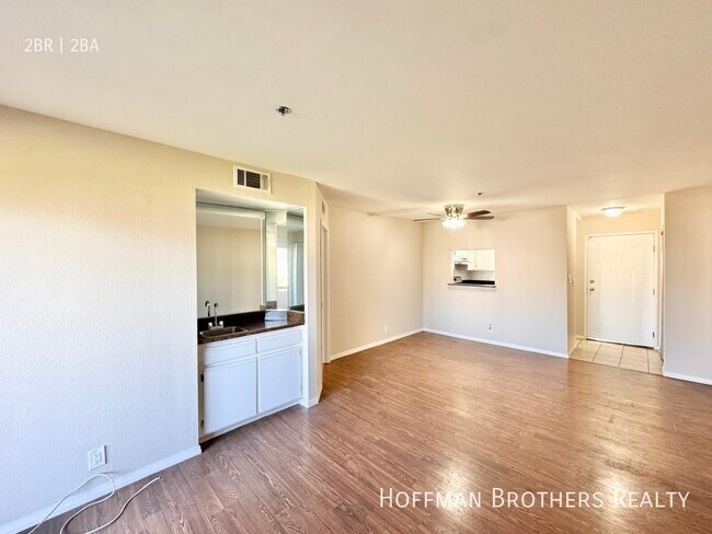 Building Photo - 8724 Burton Way