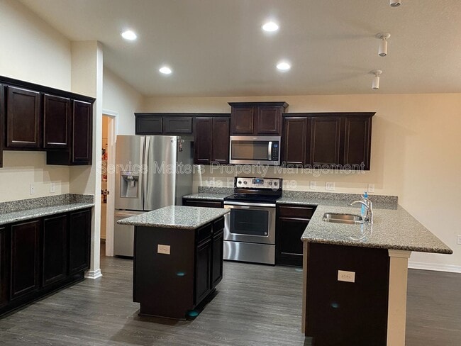 Building Photo - 5652 Peach Dr