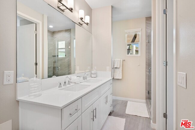 Building Photo - 4415 Paxton Pl