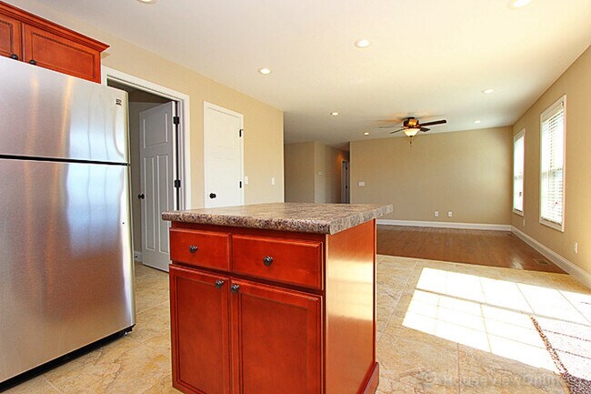 Building Photo - Home in Jackson Ridge Subdivision