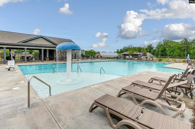 Building Photo - 5 Mapleline Ct