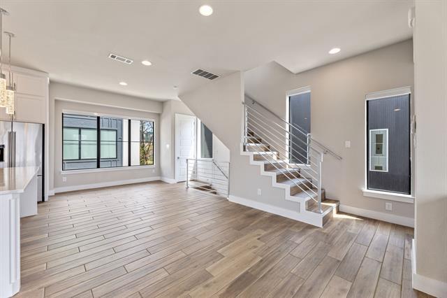 Building Photo - 4522 Deere St