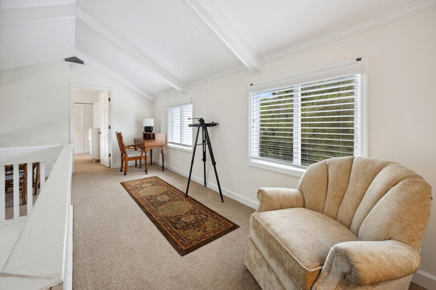 Building Photo - 162 Pioneer Loop