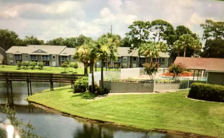 Building Photo - 124 Reserve Cir