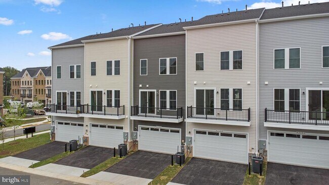 Building Photo - 42106 Picasso Sq