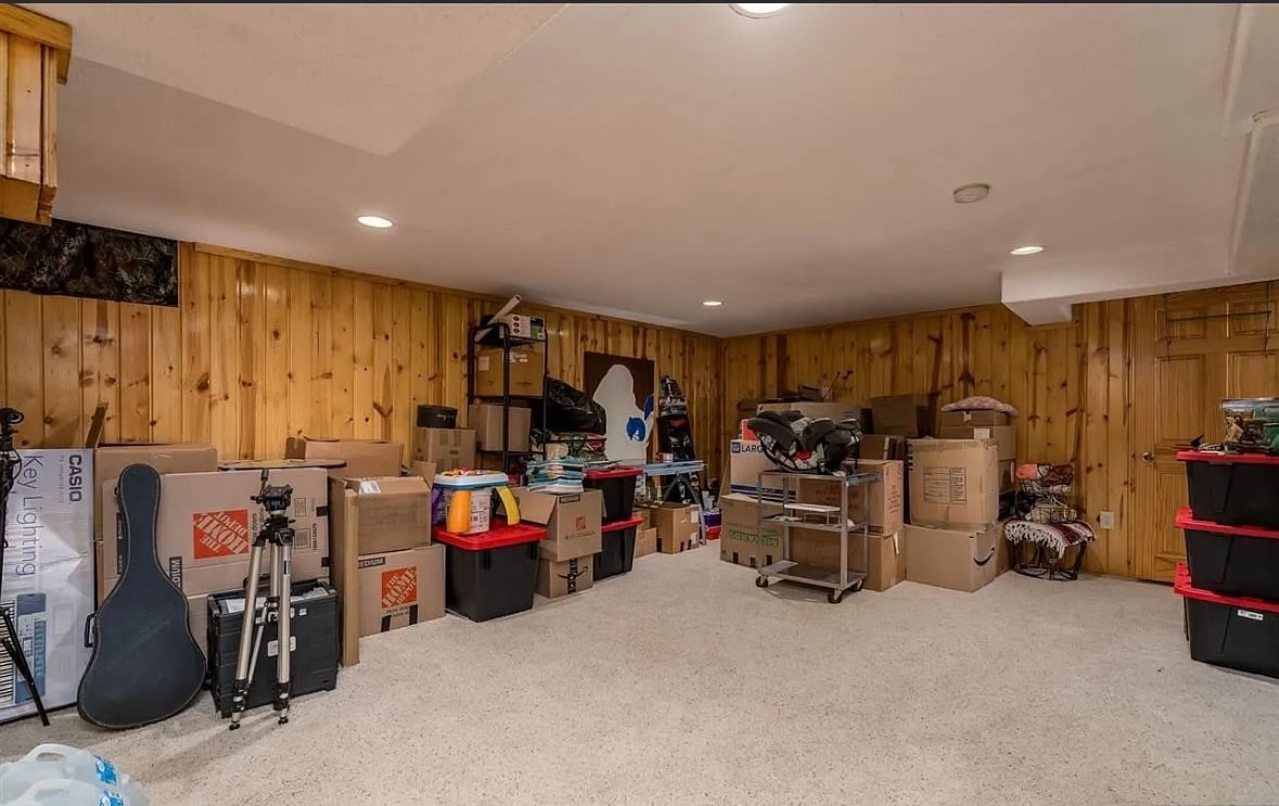 Building Photo - 415 8th St N