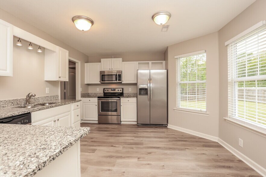 Building Photo - 3442 Leslie Ln