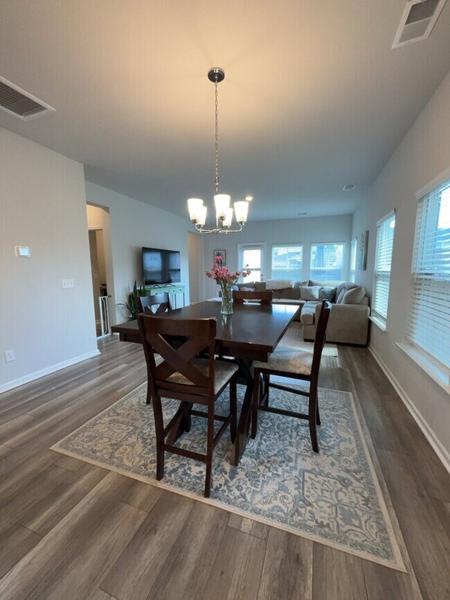 Building Photo - 135 Wood Sage Run