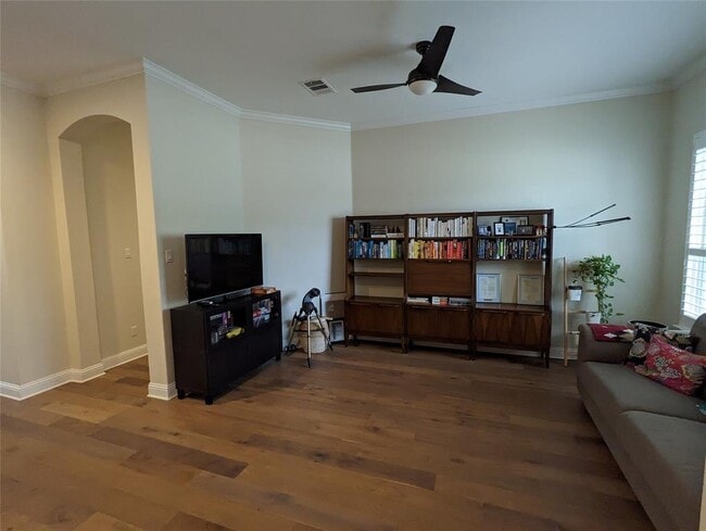 Building Photo - 10005 Ivalenes Hope Dr