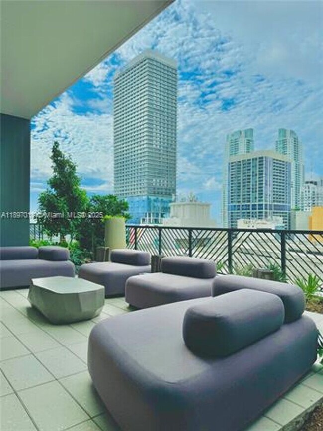 Building Photo - 159 NE 6th St