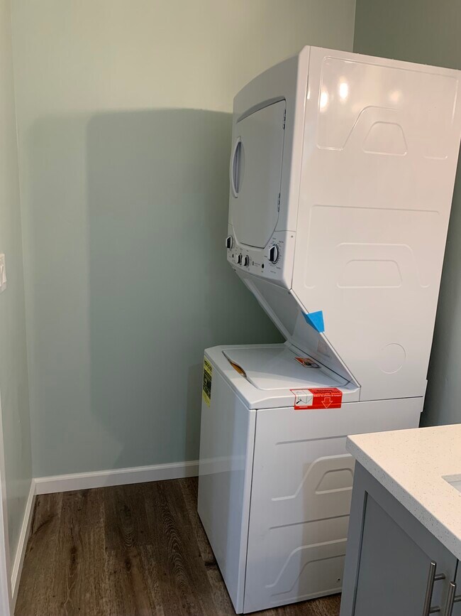 Building Photo - 7125 Bari Ct